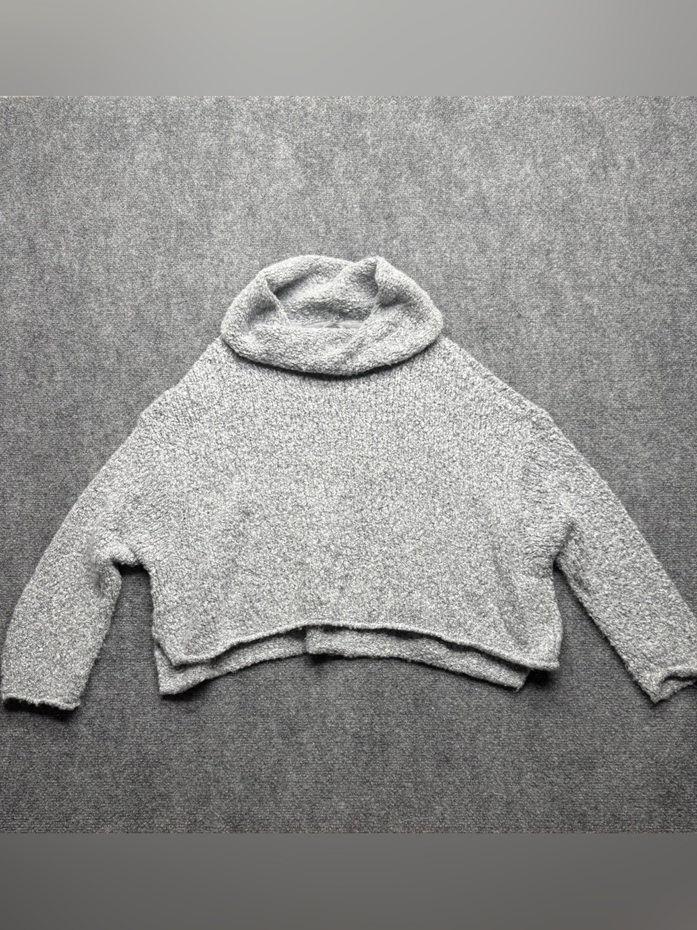 Free People Womens’s XS oversized Cozy Cropped Turtleneck Sweater Light Gray